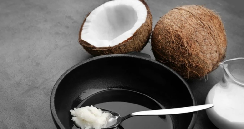  Desa Apha memiliki potensi olahan kelapa menjadi minyak